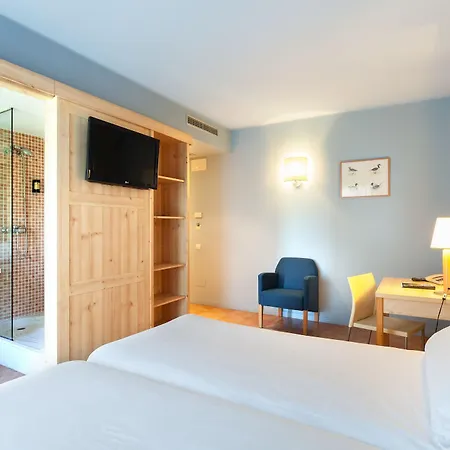 Vilar Rural De 3* Cardona